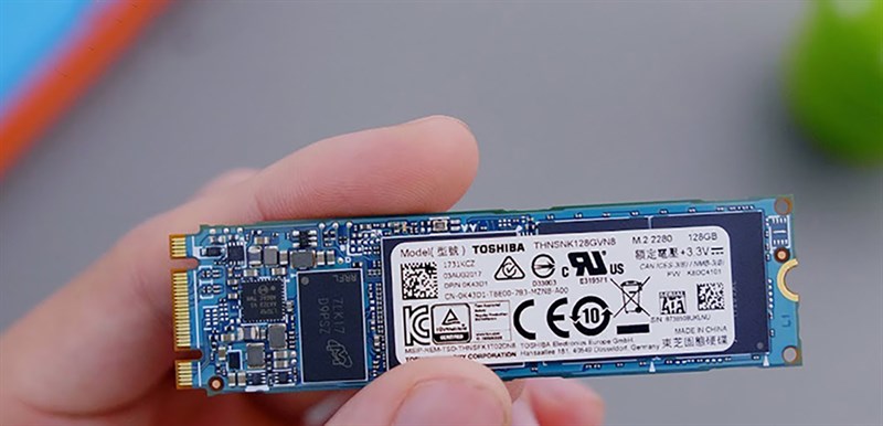 Sử dụng ổ cứng SSD thay vì HHD