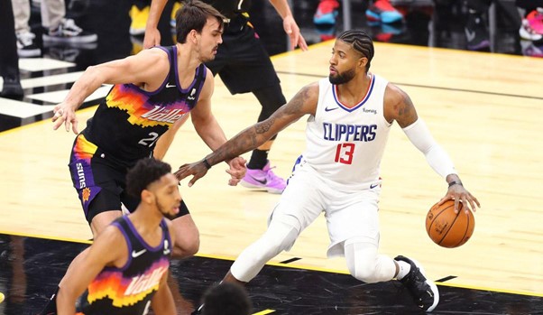 Nhân viên tại Trực tiếp NBA chuyên nghiệp